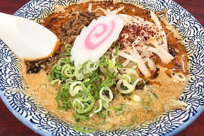 2019年大阪エリアにオープンしたラーメン店『自家製麺 魚担々麺・陳麻婆豆腐dandan noodles』の「魚担々麺」