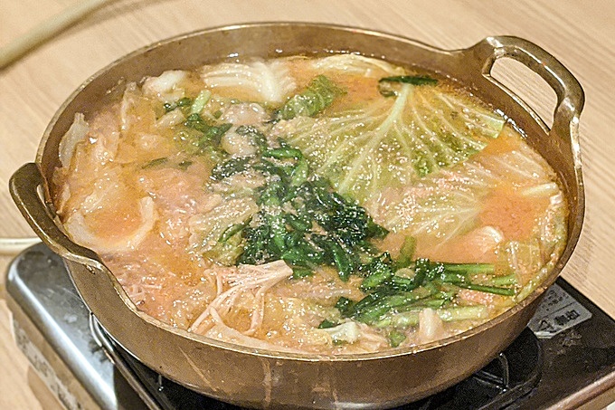明太もつ鍋が人気の「築地ふく竹本店」の激辛明太もつ鍋