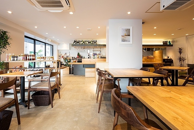 浅草のHacco's Table、ランチタイムの店舗内観