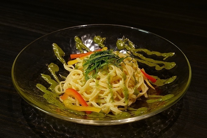 高知・はりまや橋、居酒屋『萬坊』の「大葉とジェノベーゼの和風パスタ」