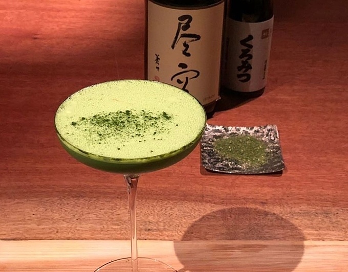 福岡県天神・大名『銀座酒場マルダイ』の「抹茶と焼酎と生クリームのカクテル」
