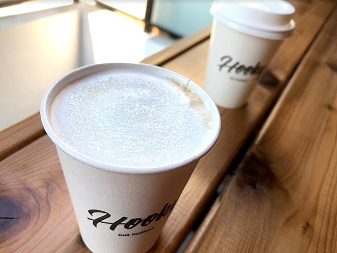 原宿のカフェ、Hookyのカフェオレ