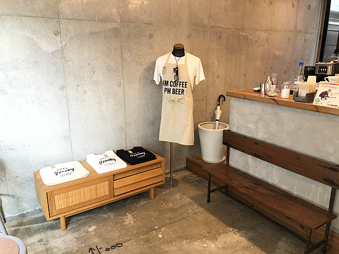 原宿のカフェ、Hookyの店舗内観