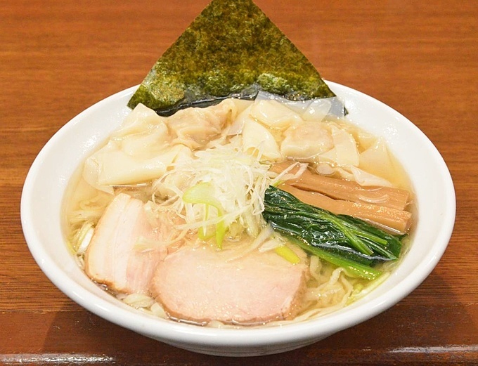 亀有のラーメン屋『らーめん一辰』の塩ワンタン麺の画像