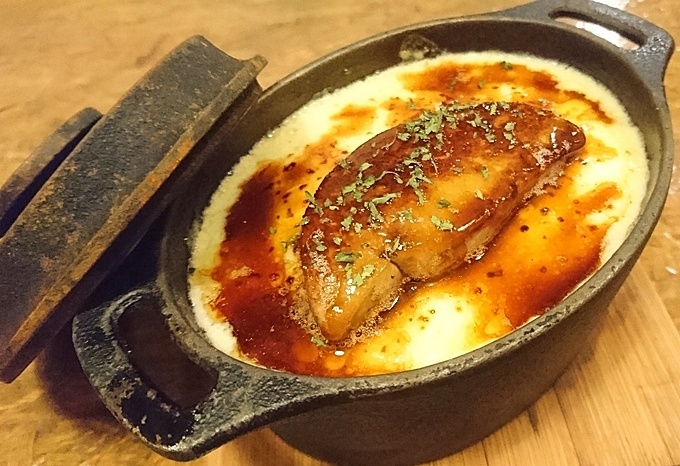 渋谷の居酒屋『四兵衛』の「フォアグラと濃厚チーズの焼きドリア」