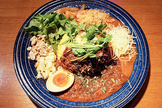 三軒茶屋の間借りカレー「マキオカリー」の裏メニュー「マキオカリースペシャル」」