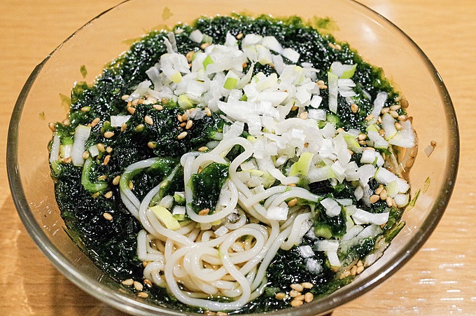 焼肉食べ放題「焼肉きんぐ」駒沢公園店の「〆の生海苔そうめん」