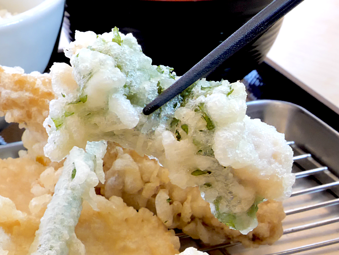 『天丼・天ぷら本舗 さん天』の期間限定商品「鶏づくし天丼」