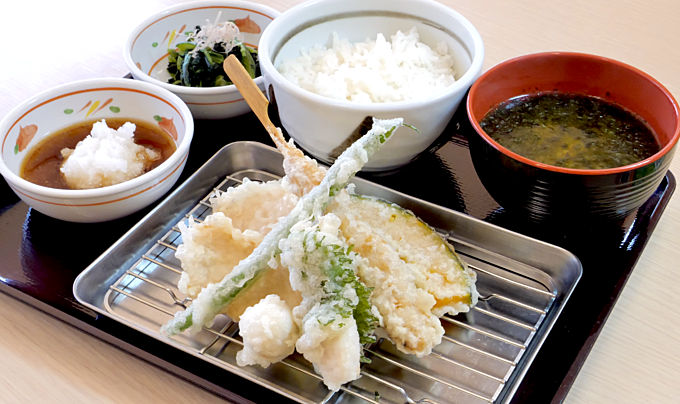 『天丼・天ぷら本舗 さん天』の「鶏づくし天ぷら定食」