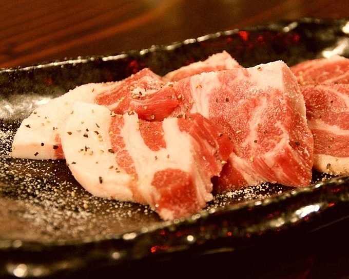 渋谷の焼肉店『もぐり』の「黒豚カルビ」
