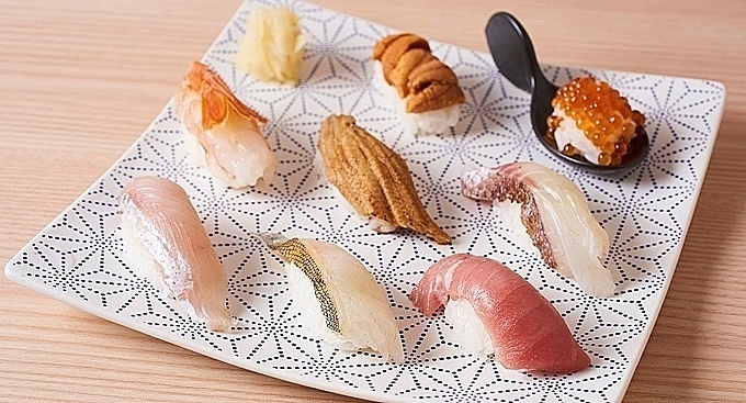 神田の日本酒が充実の店『鮨と酒 魚伸』の「夜のおまかせコース 匠」