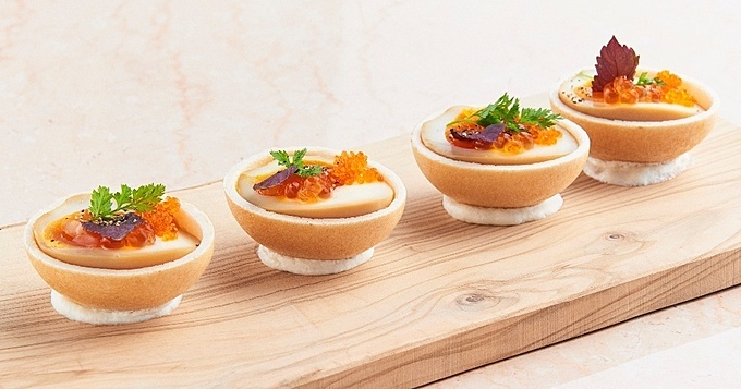 銀座のダイニングバー『PLUS TOKYO』の「EGG EGG EGG」画像