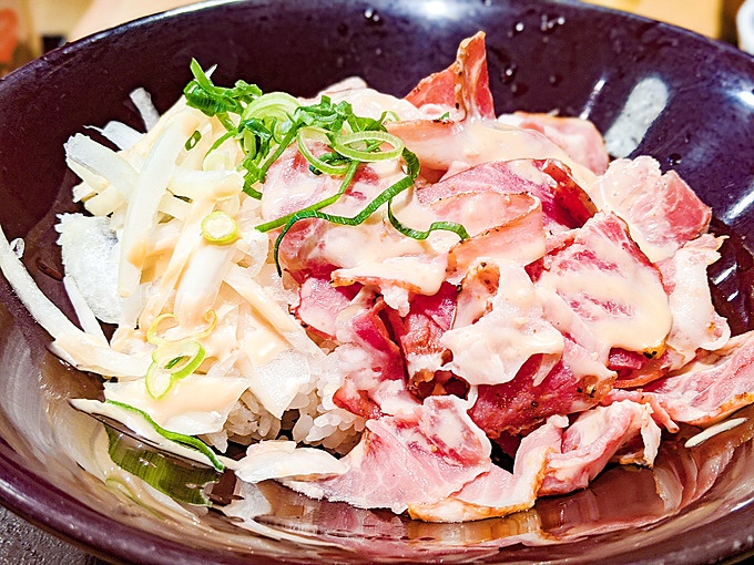 牛丼チェーン『すき家』の新商品「ニューヨークポーク丼」
