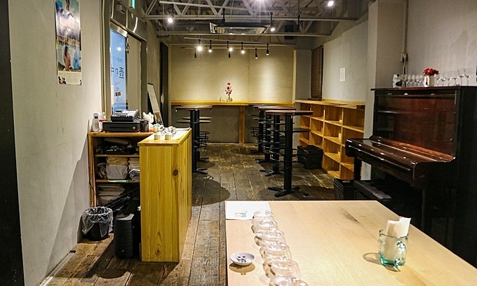 渋谷の日本酒ギャラリー『壺の中』