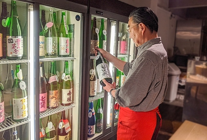 渋谷の日本酒ギャラリー『壺の中』のオーナー石堂孝蔵