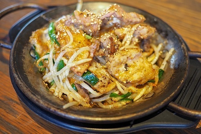 東京都板橋区・成増にある900円飲み放題の居酒屋『成増ダイナマイト酒場グレート』の「ごちゃまぜホルモン」