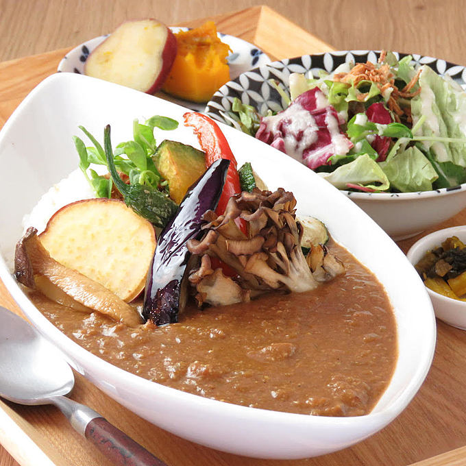 神戸駅の『HOP STAND 神戸モザイク店』の「ファーマーズカレーセット」