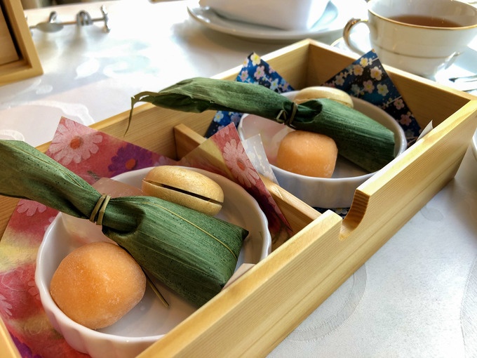 『tcc GINZAの洋食』の「アフタヌーンティーオムライス付き」