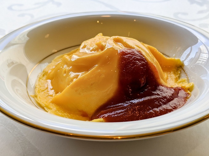『tcc GINZAの洋食』の「アフタヌーンティー」の「オムライス」