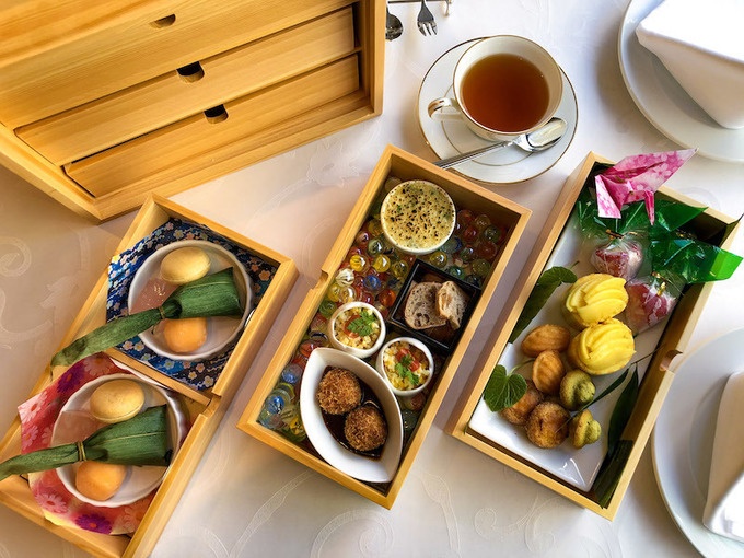 『tcc GINZAの洋食』の「アフタヌーンティーオムライス付き」