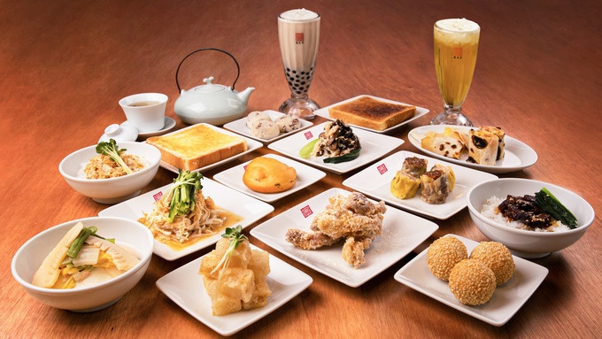 春水堂マークシティ店のティーカクテルと台湾小皿料理