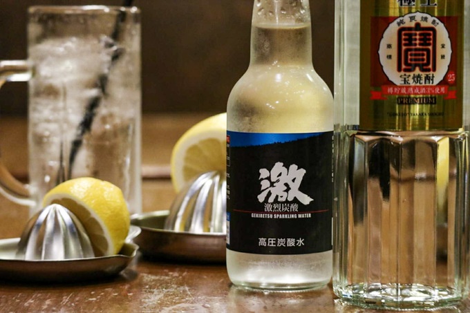 関内「品濃酒場」のレモンサワー