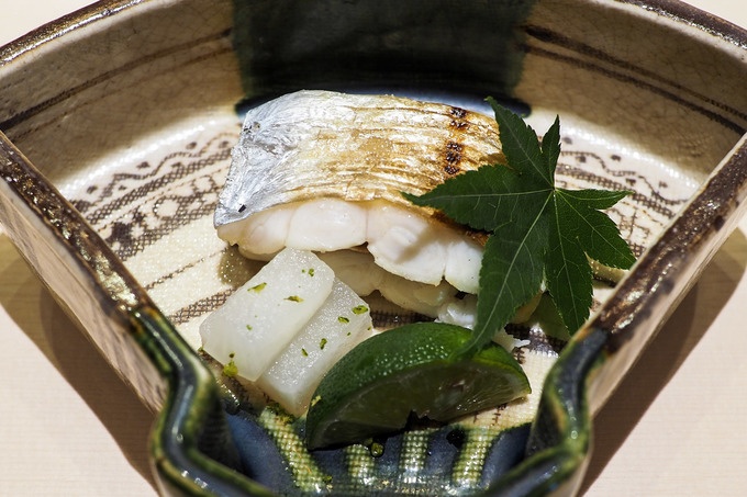 新宿東口の鮨やまけんの焼き魚