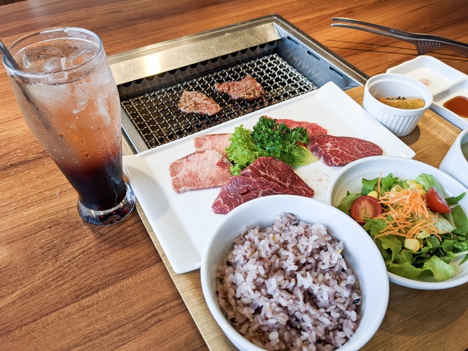 新宿ミロード「GYUBEI」の人気四種焼肉