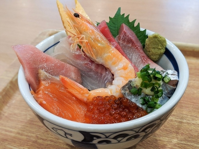 「海鮮源ちゃん丼」