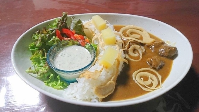 長野県・南相木村のカフェ『里山ダイニング PachaMaMa』の「ダムカレー」