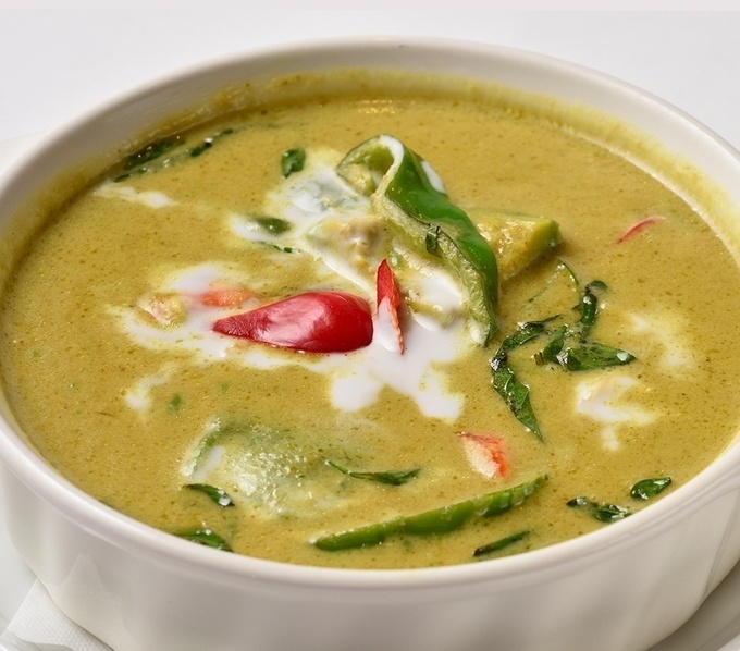 「鶏肉入りグリーンカレー」