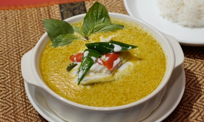 「鶏肉入りグリーンカレー」