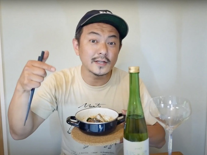 YouTube『29ONチャンネル』サバ缶対決。サンチェス下田「サバ缶アヒージョ×アフス フライ」