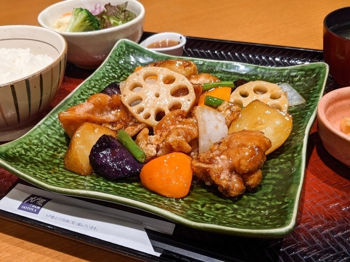 「鶏と野菜の黒酢あん」