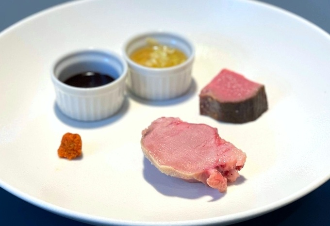 「“牛と豚”タン食べ比べ」